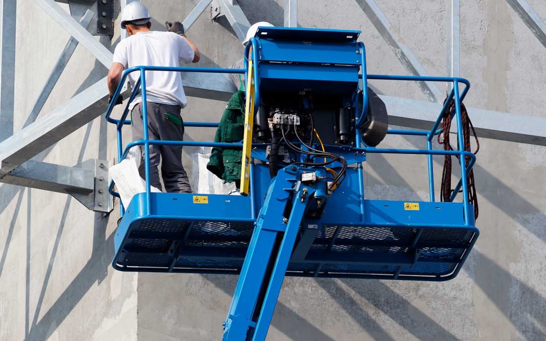 Sicurezza attrezzature di lavoro: utilizzo sicuro di una piattaforma di lavoro elevabile